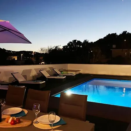 Tranquil Large 6 Bedroom Family Villa Sleeps 20 Near Sitges Sant Pere De Ribes Exterior photo