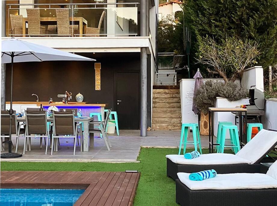 Villa Tranquil Large 6 Bedroom Family Sleeps 20 Near Sitges