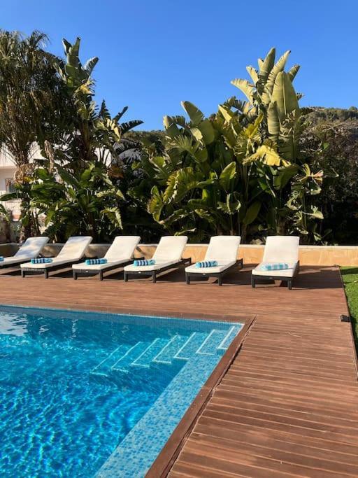 Tranquil Large 6 Bedroom Family Sleeps 20 Near Sitges *