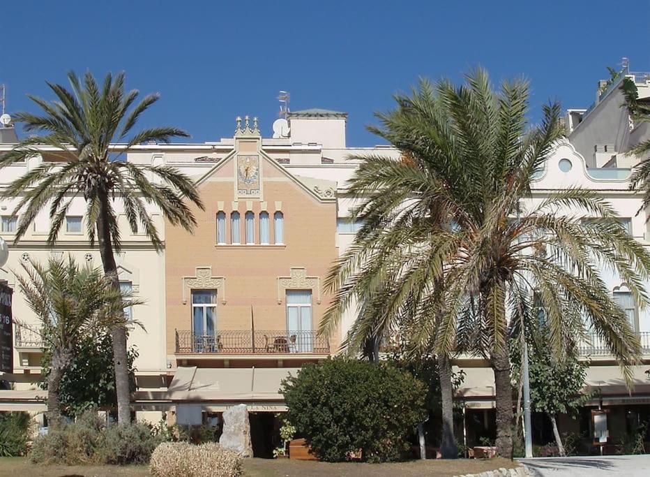 Tranquil Large 6 Bedroom Family Sleeps 20 Near Sitges Villa