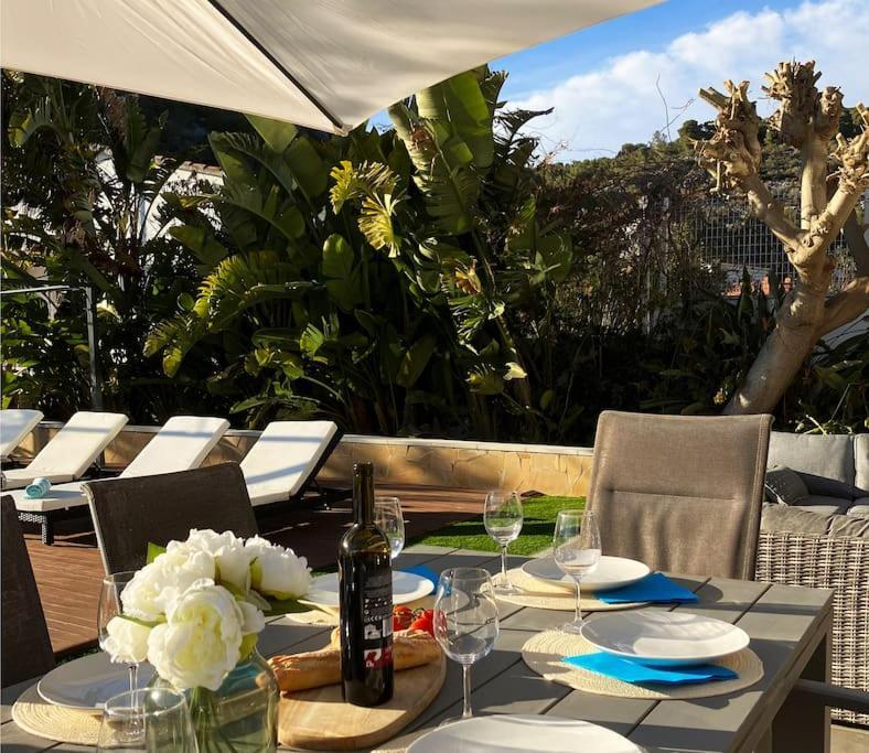 Tranquil Large 6 Bedroom Family Sleeps 20 Near Sitges *