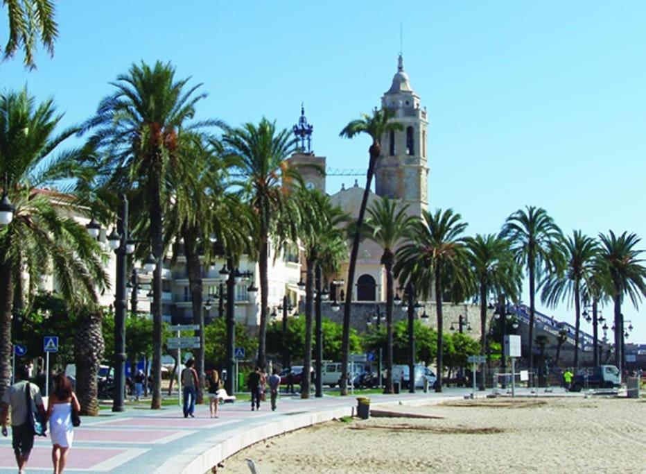 Tranquil Large 6 Bedroom Family Sleeps 20 Near Sitges Villa