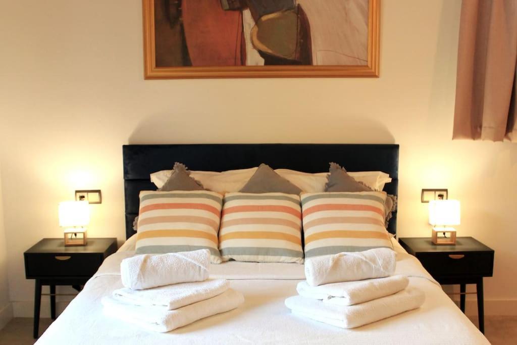 Tranquil Large 6 Bedroom Family Sleeps 20 Near Sitges *